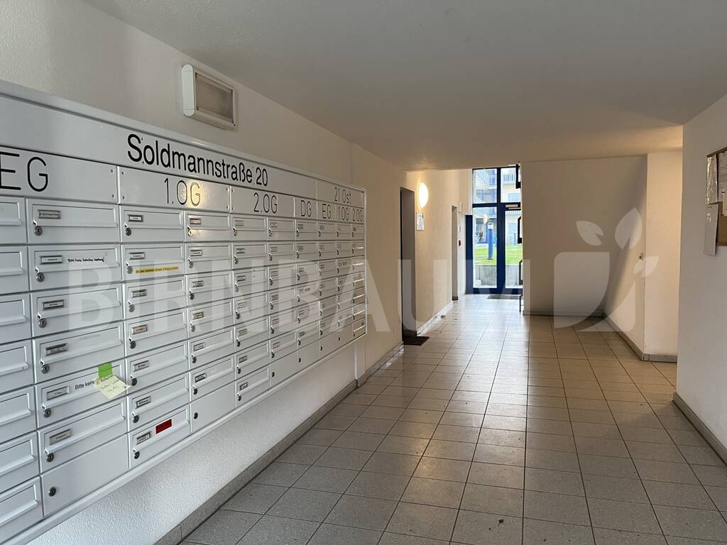 Hausflur und Briefkastenanlage