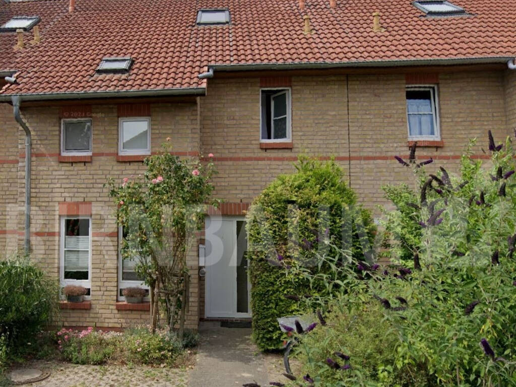 Straßenansicht - Ost